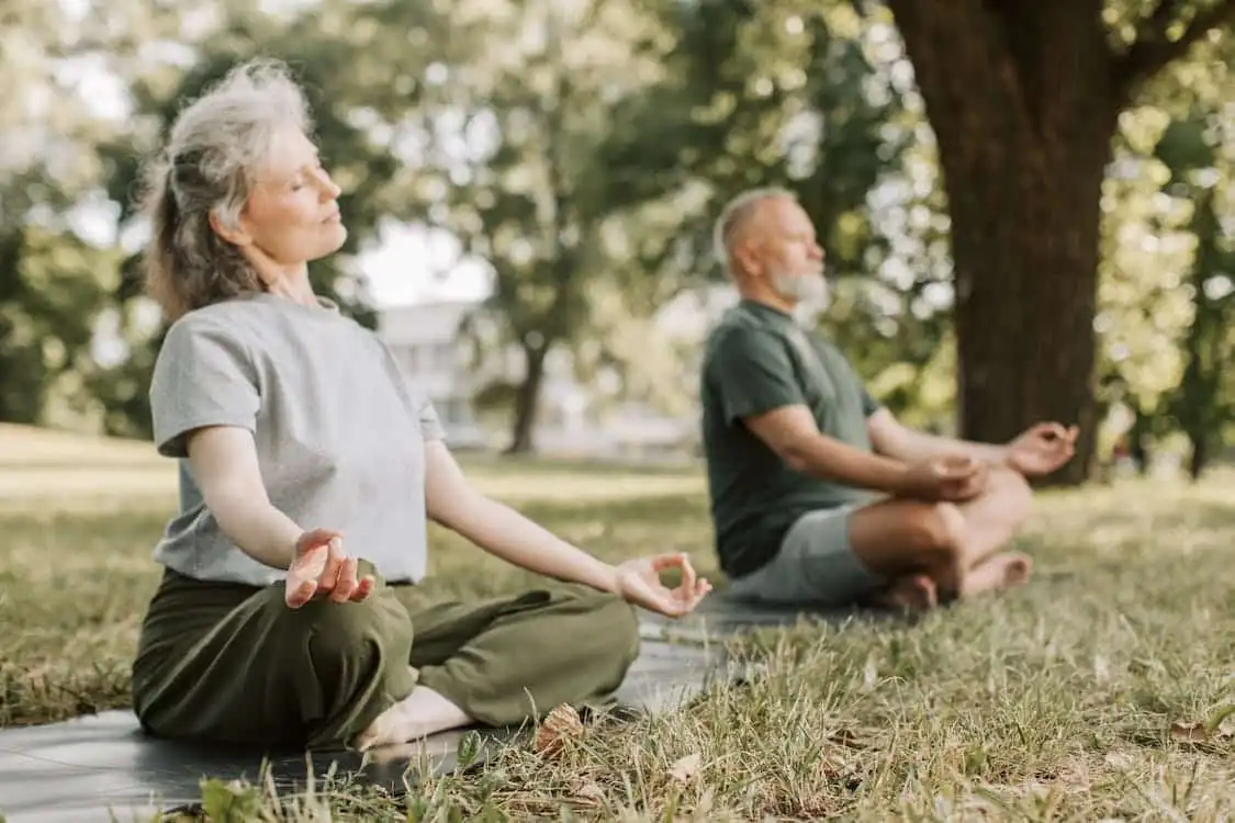 Yoga para idosos: Veja os benefícios desta prática